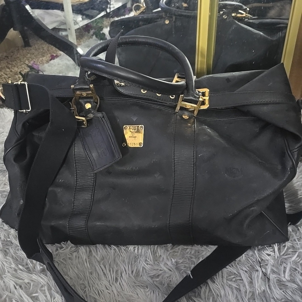 MCM Boston Black & Gold Nylon Weekender (STRAP/LUGGAGE TAG)(EUC)(COA)✨️🖤✨️ - Picture 6 of 13